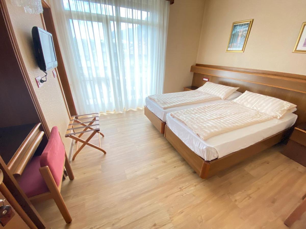 Sunlake Hotel Riva del Garda Exterior photo