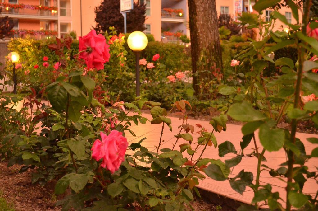 Sunlake Hotel Riva del Garda Exterior photo