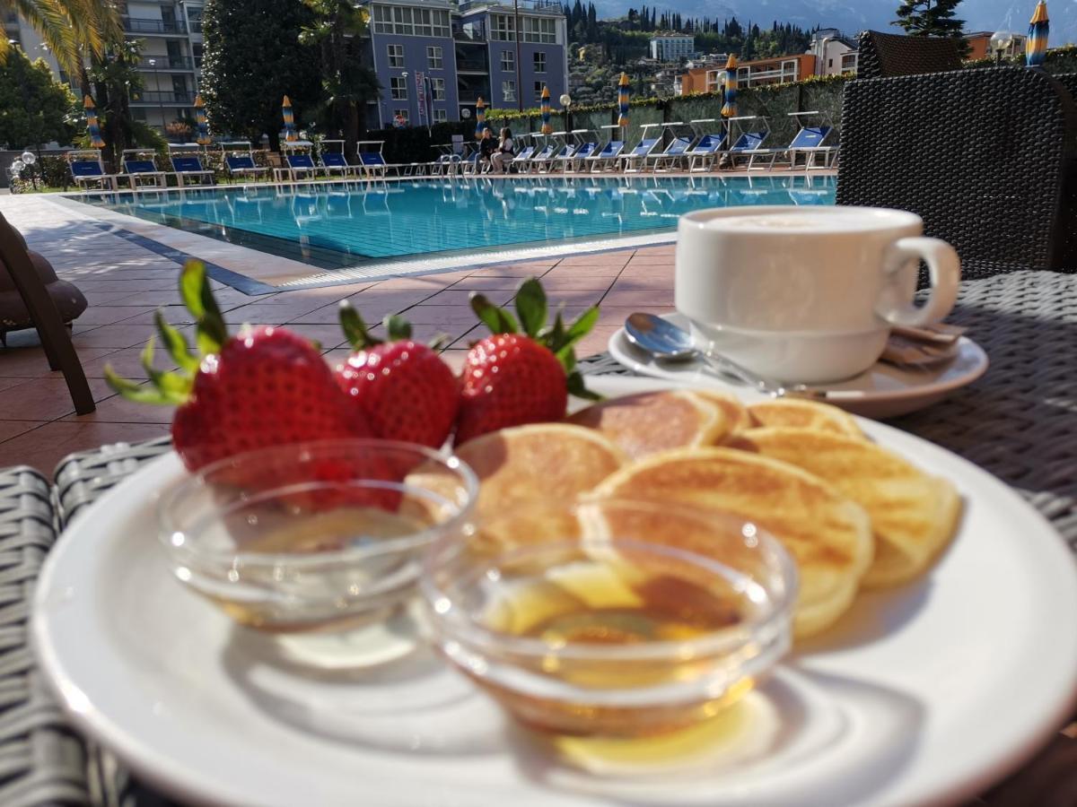 Sunlake Hotel Riva del Garda Exterior photo