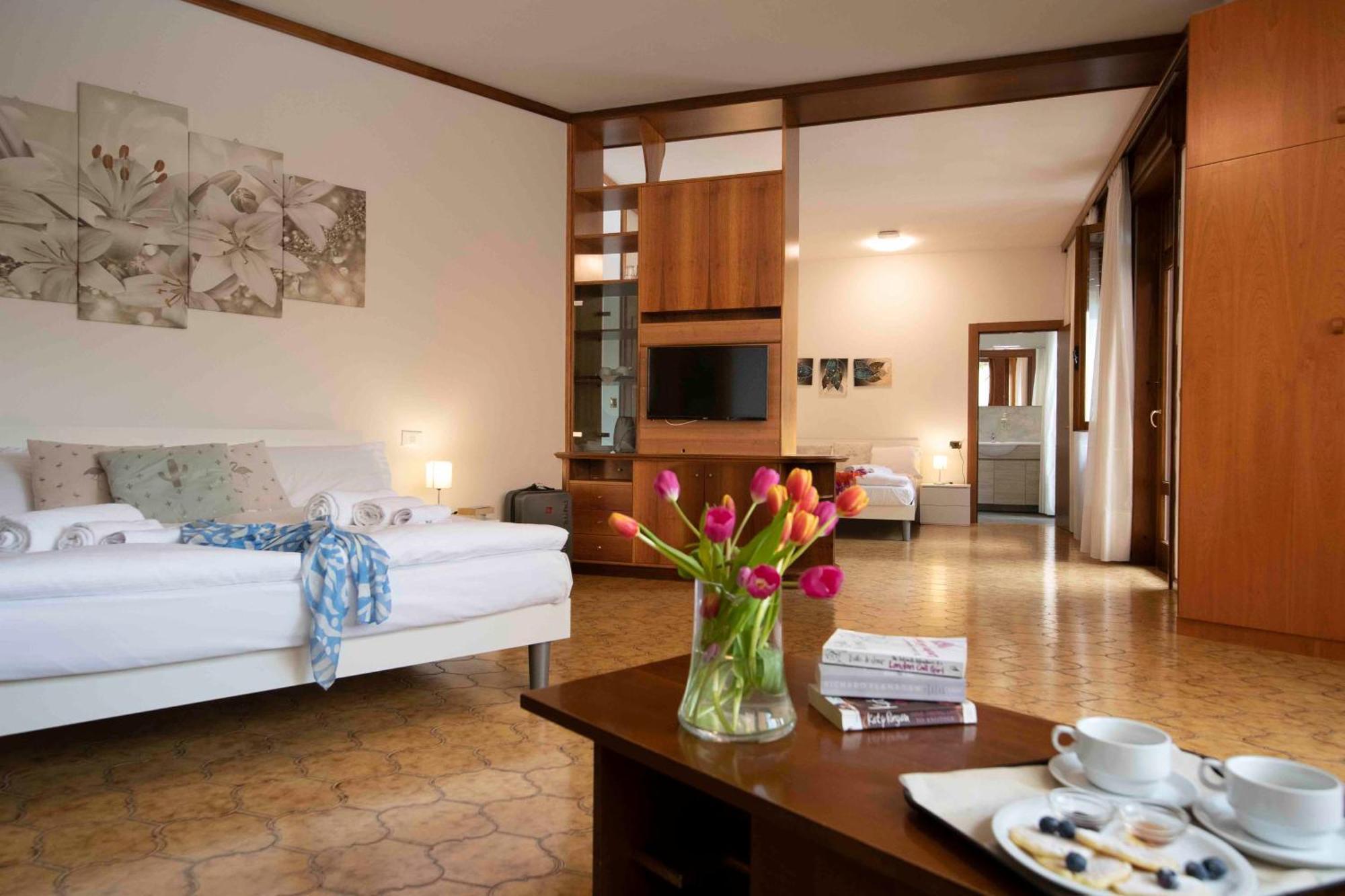 Sunlake Hotel Riva del Garda Exterior photo