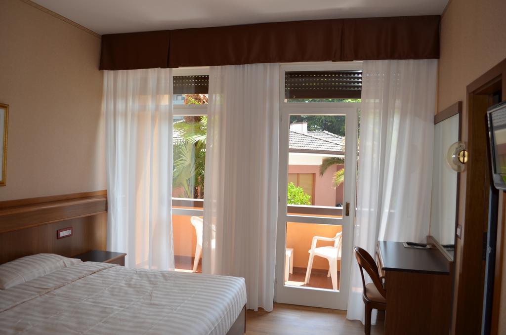 Sunlake Hotel Riva del Garda Exterior photo